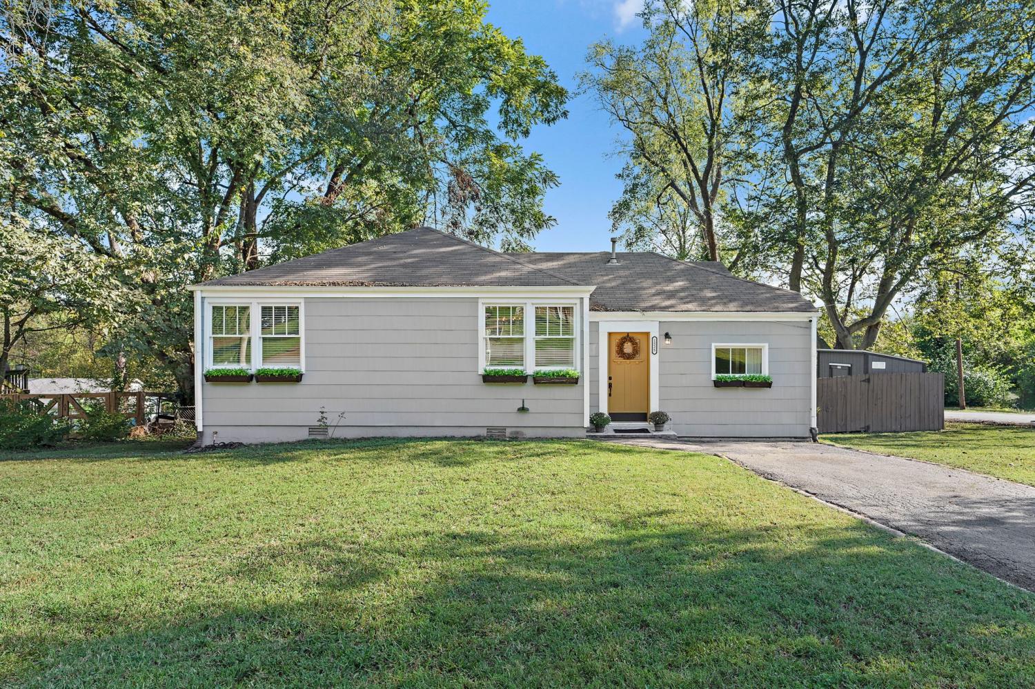 1525-Norvel-Ave For Sale