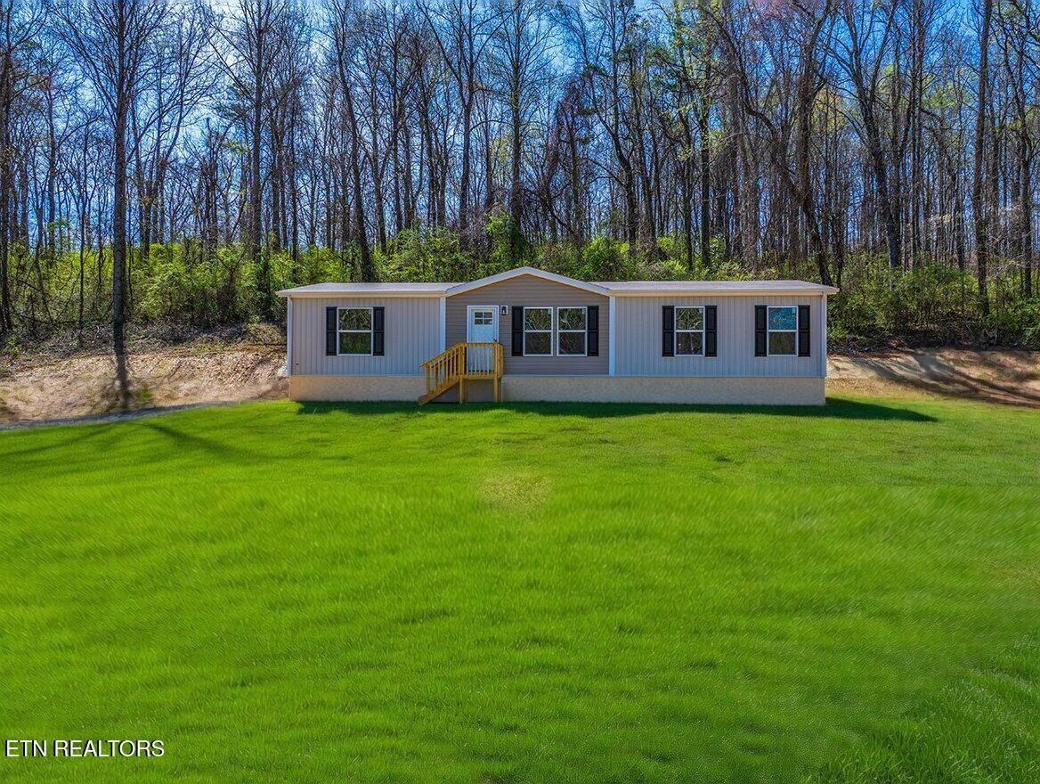 1009-S-Gateway-Ave For Sale
