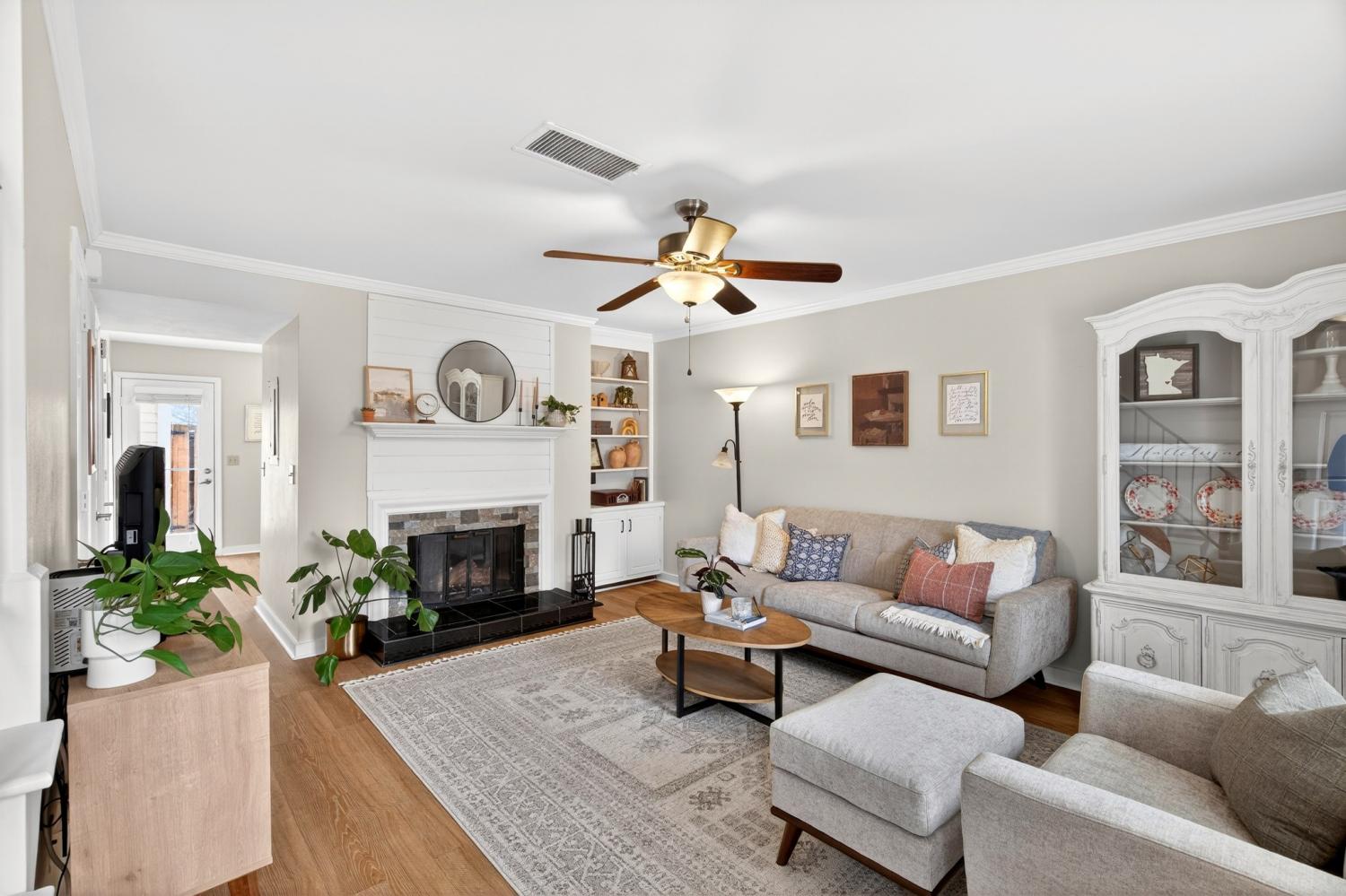 617-Brentwood-Pt For Sale