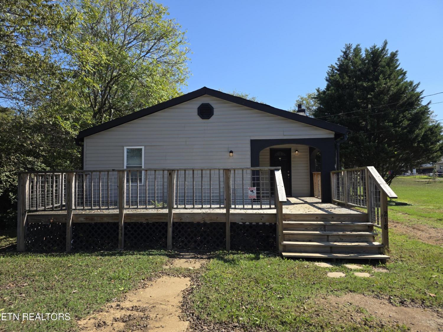 218-Burns-St For Sale