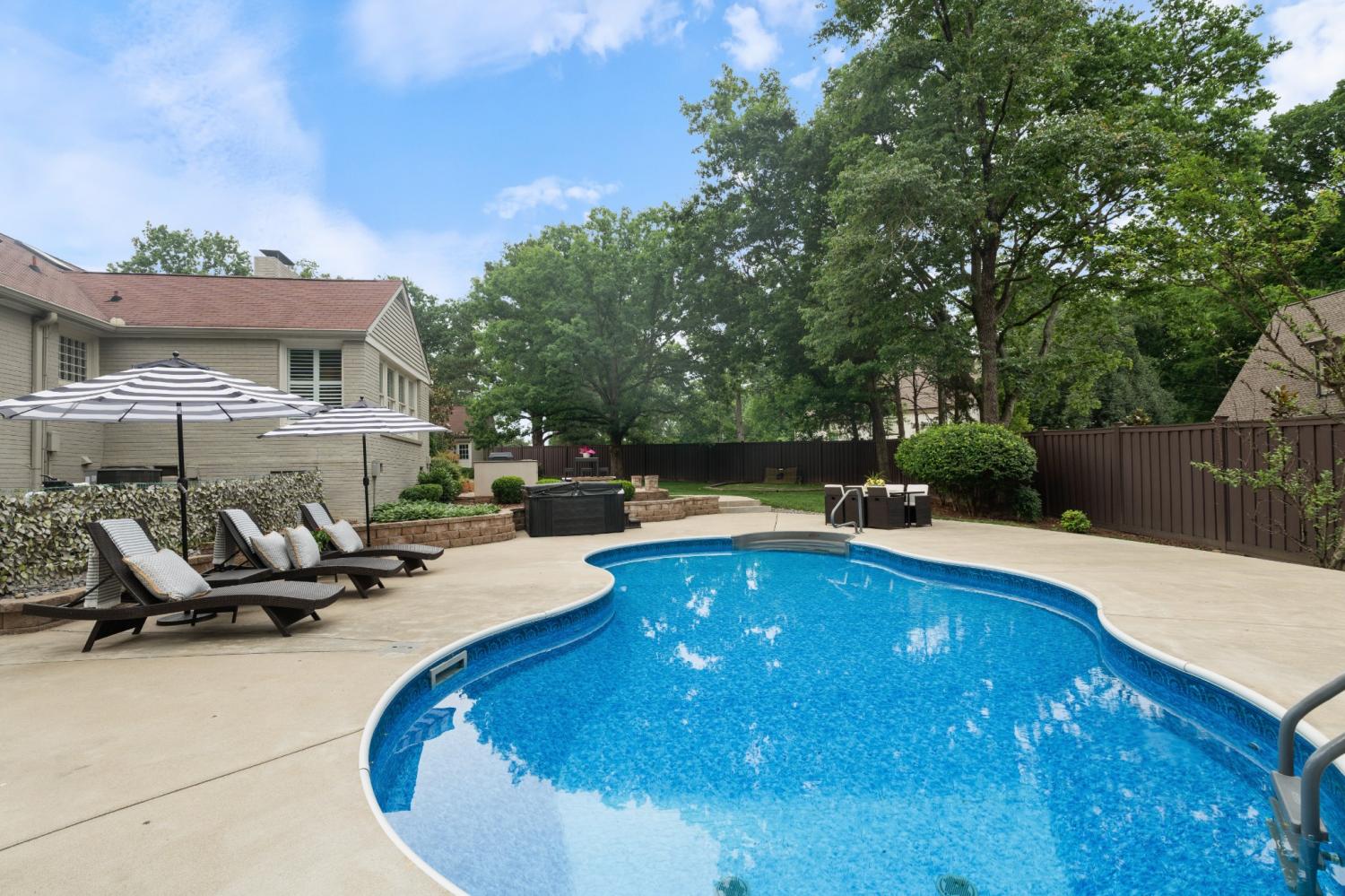 6239-Bresslyn-Rd For Sale