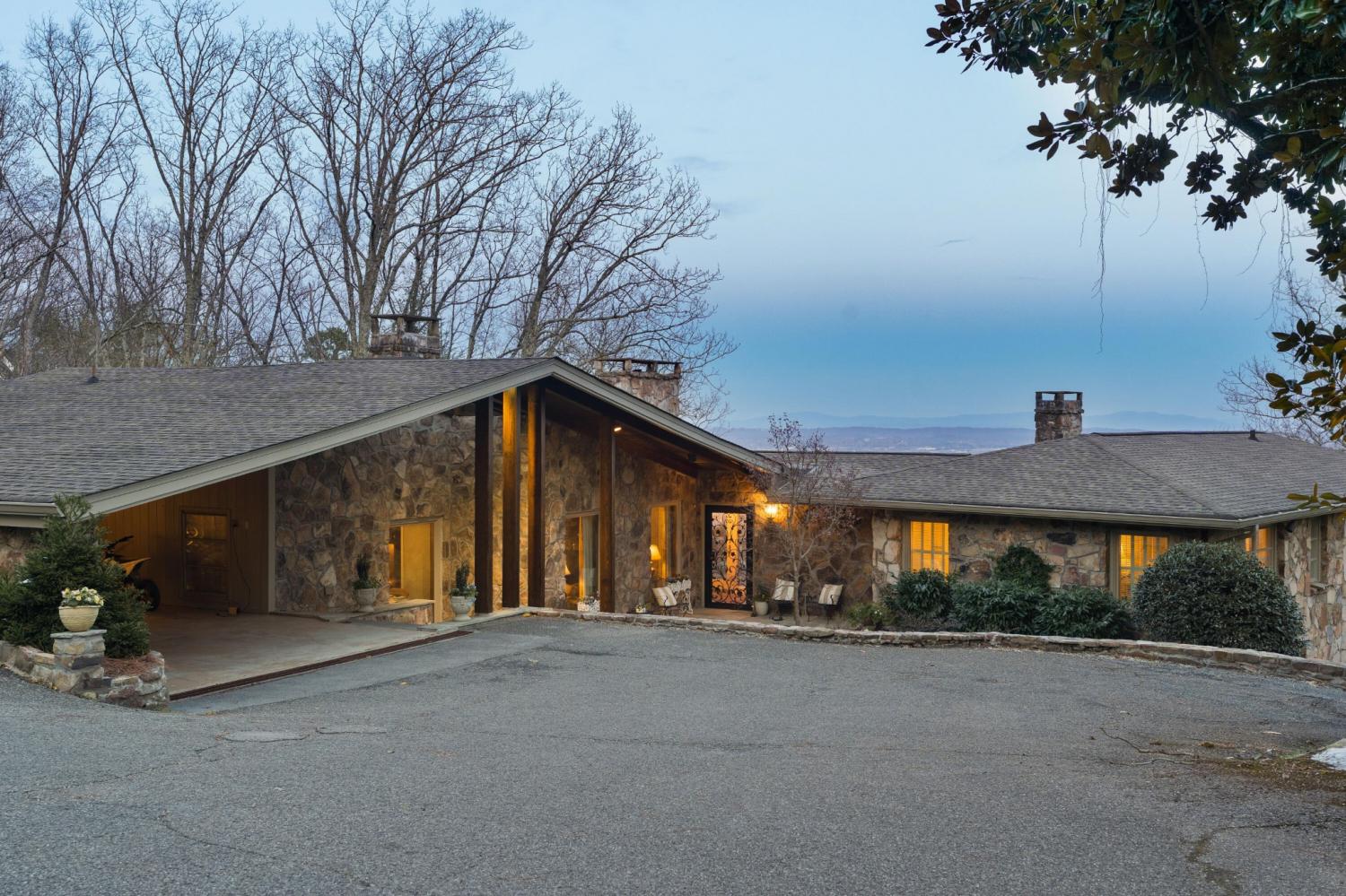 1001-Fleetwood-Drive For Sale