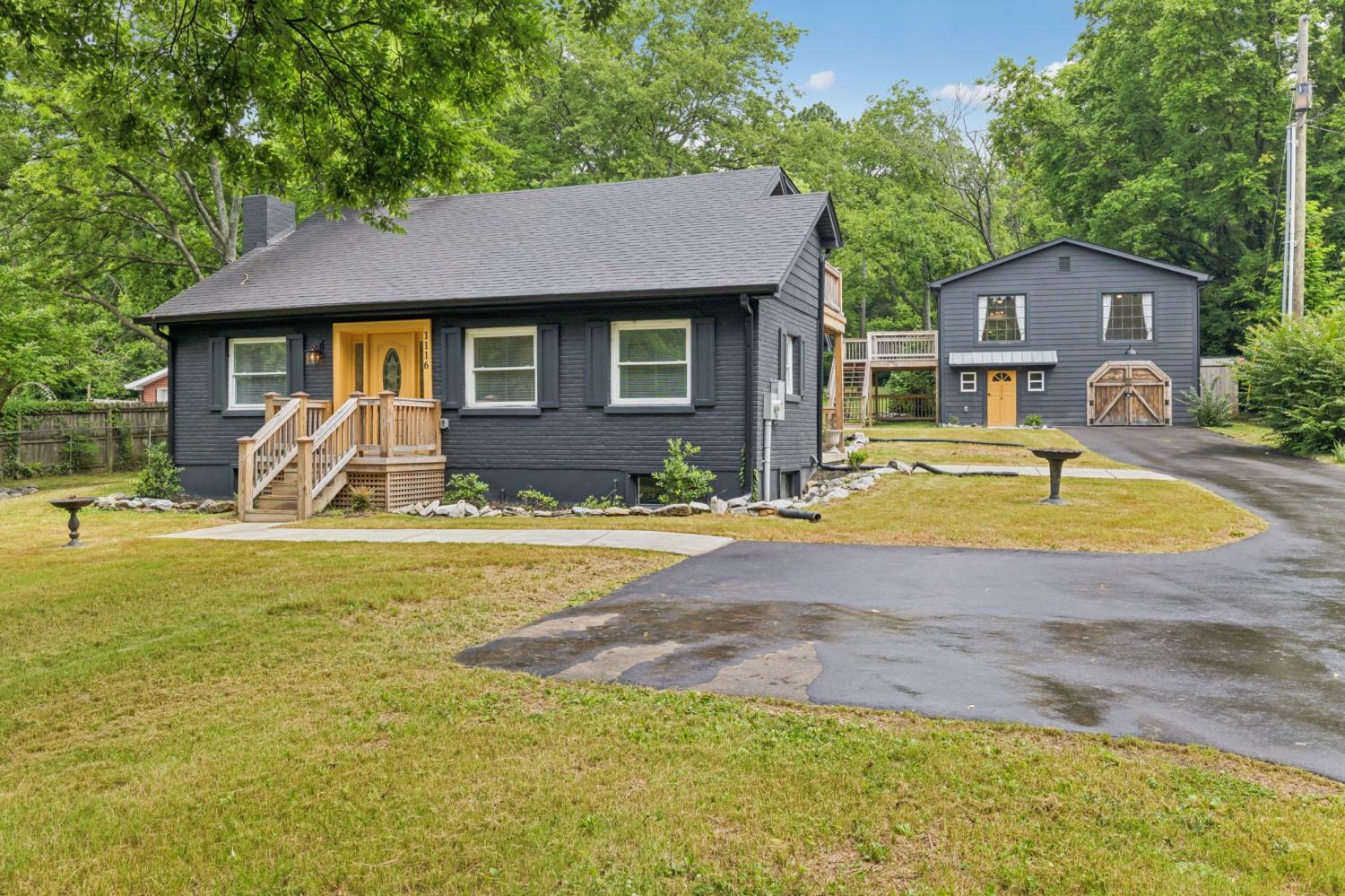 1116-Due-West-Ave--N For Sale