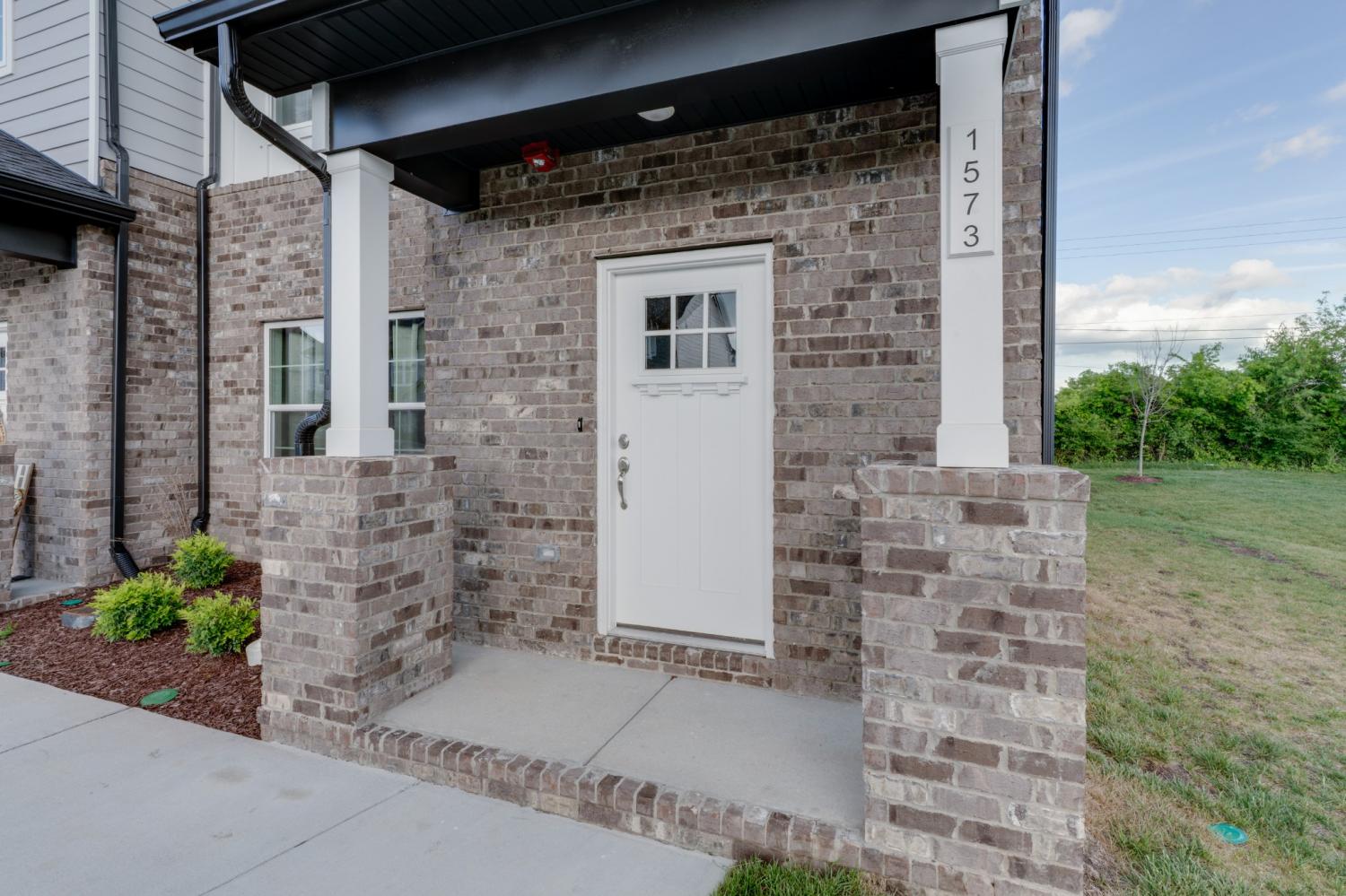1573-Elliott-Williams-Pvt-Way For Sale