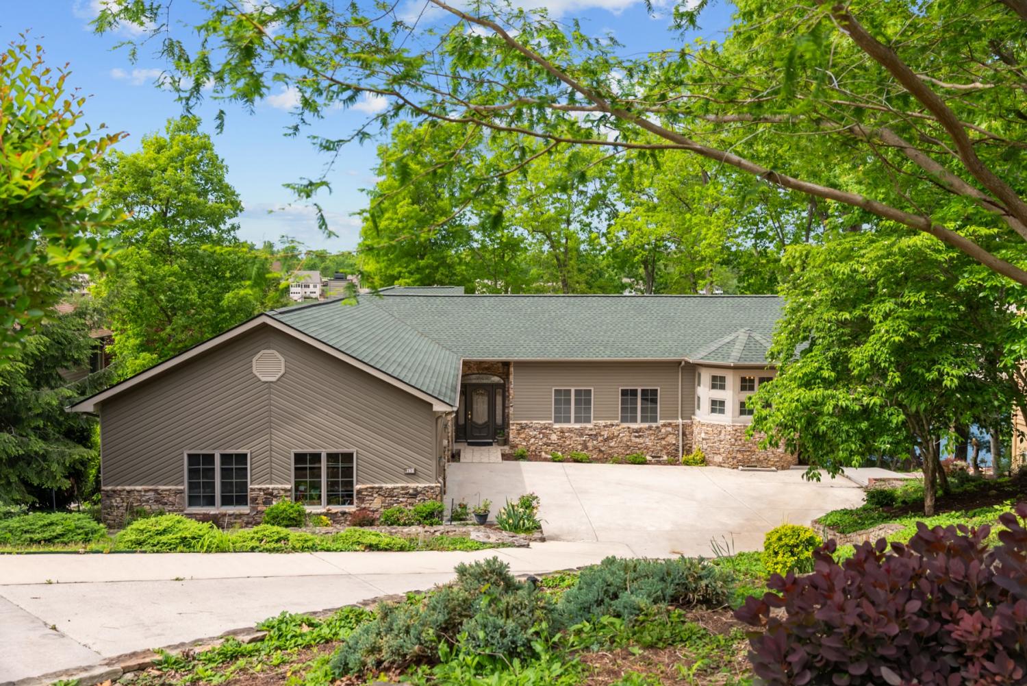 43-Markham-Ter For Sale