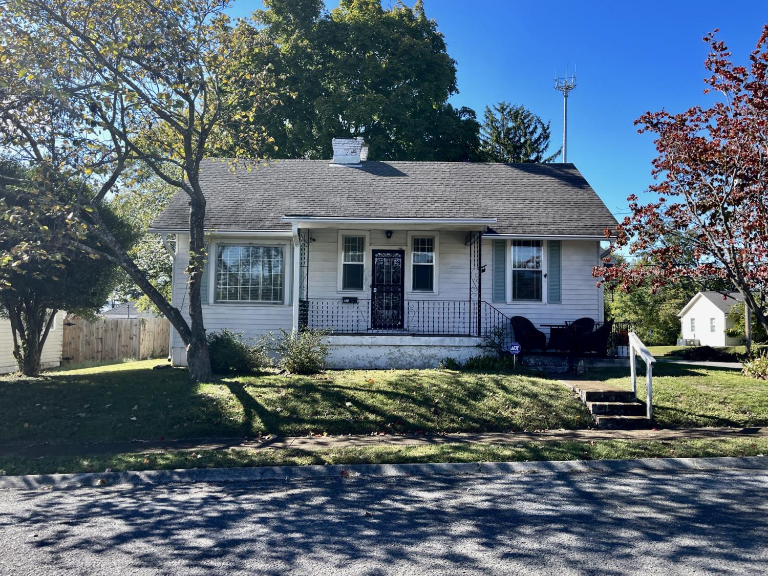 600-Lawrence-St For Sale