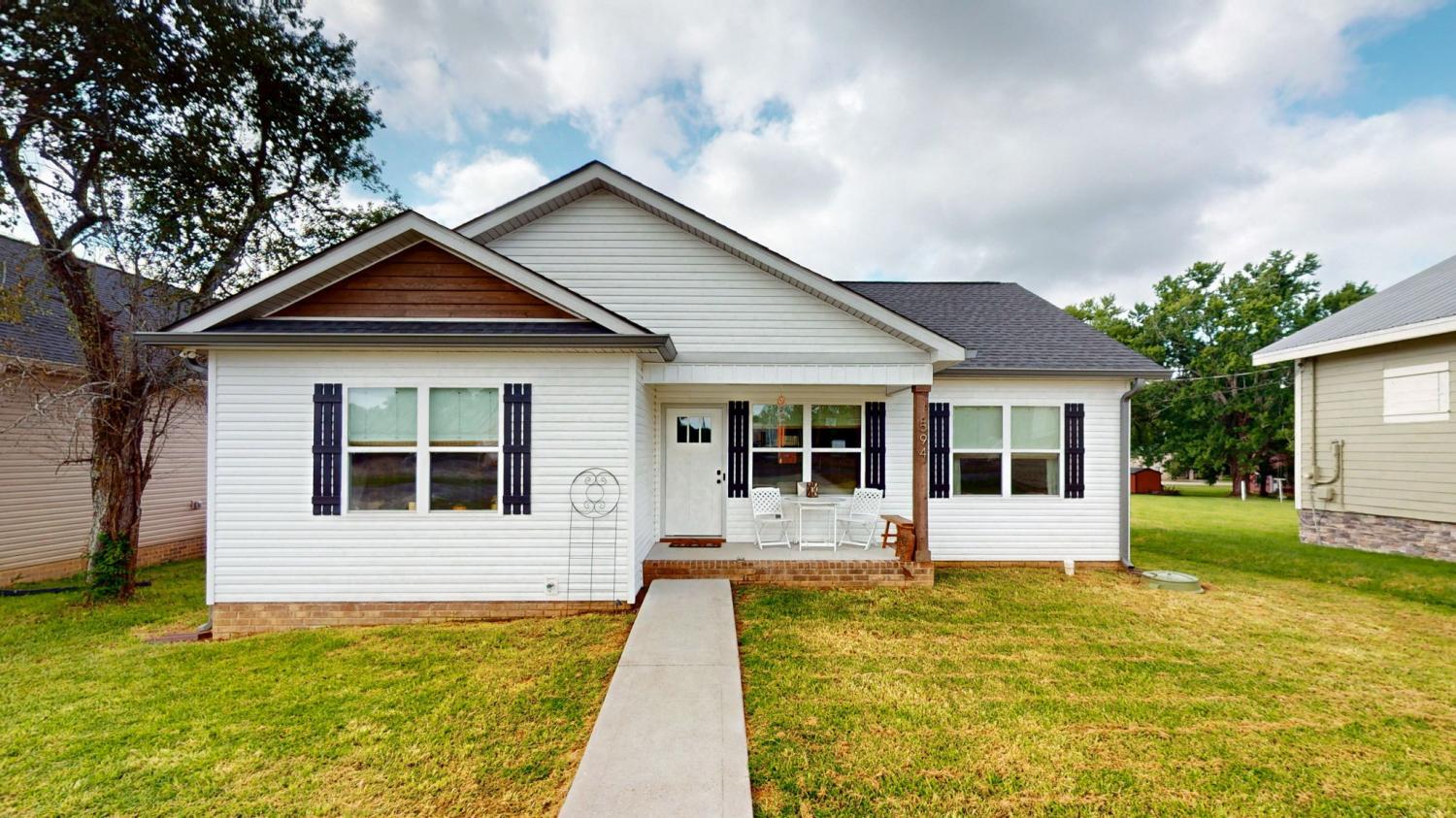 594-Main-St For Sale