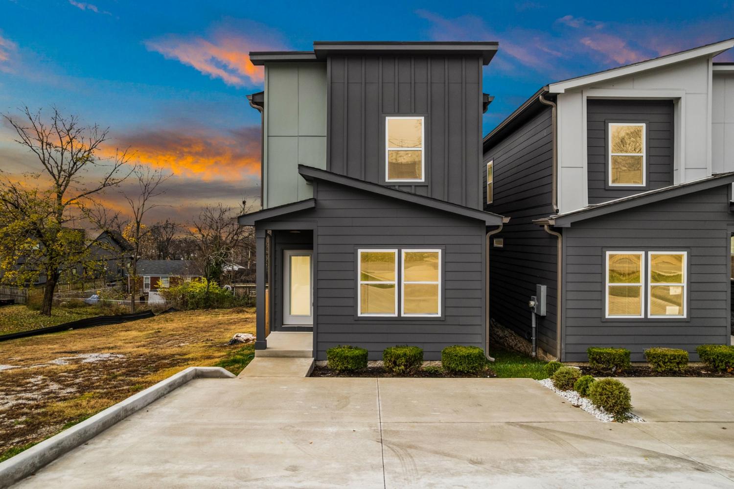 2118A-Burns-St For Sale