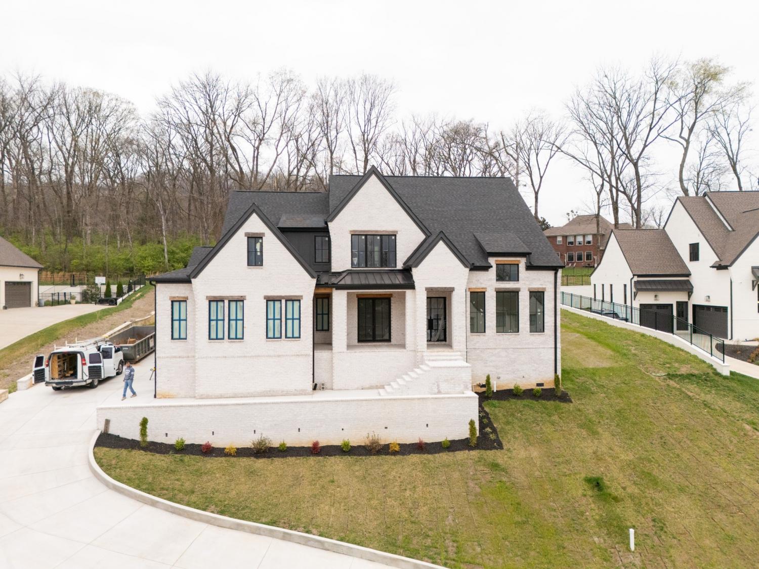 1586-Eastwood-Dr For Sale