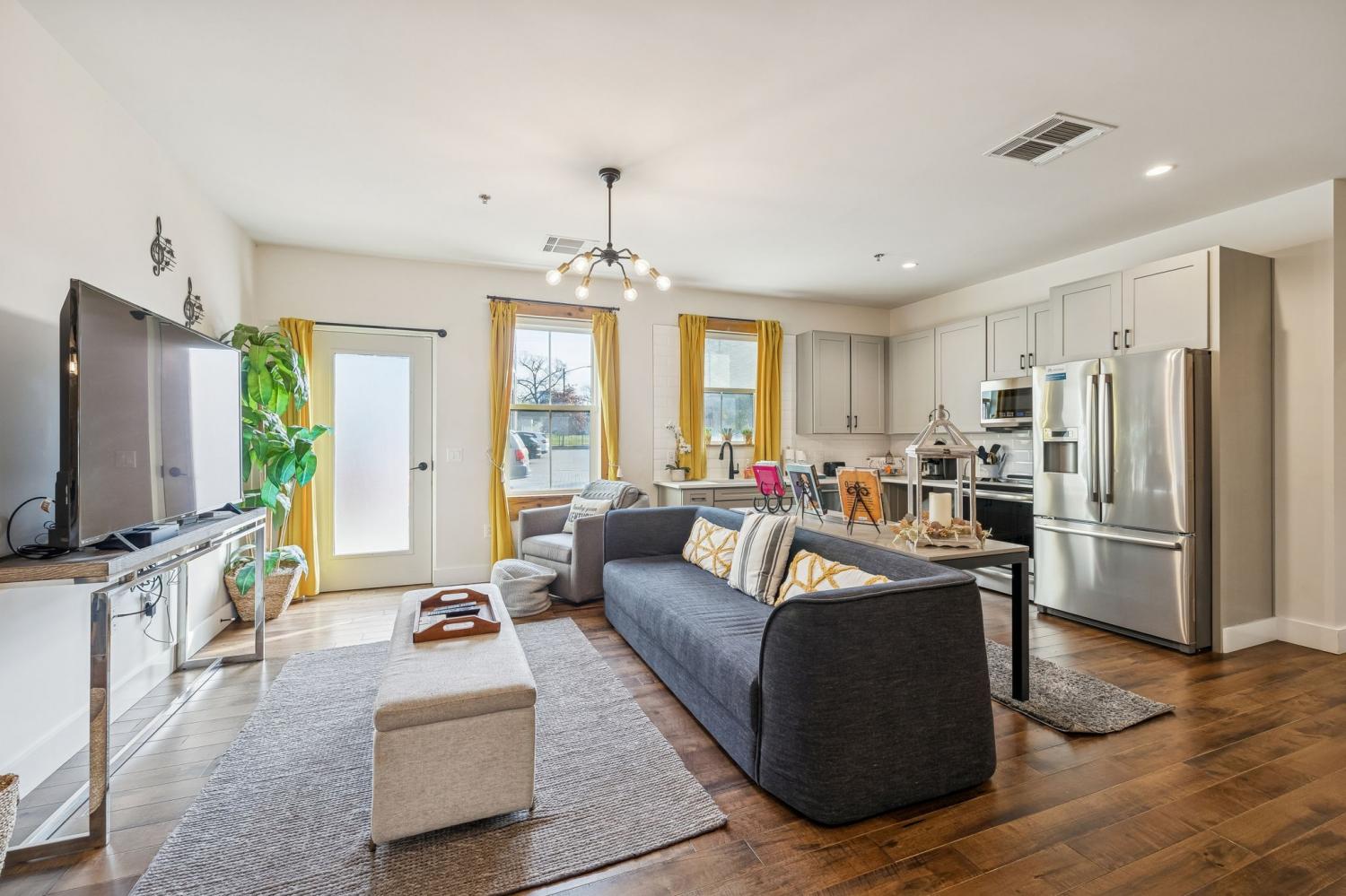 612-21st-Ave--N For Sale