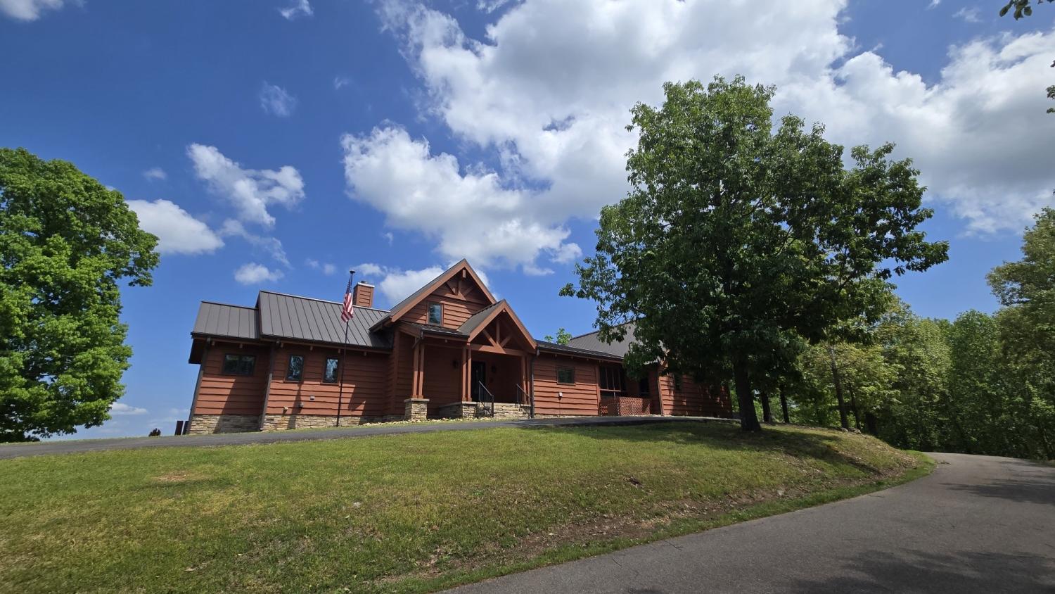 685-River-Oaks-Dr For Sale