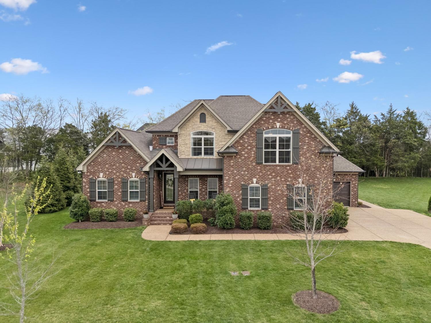 907-Larkspur-Ln For Sale