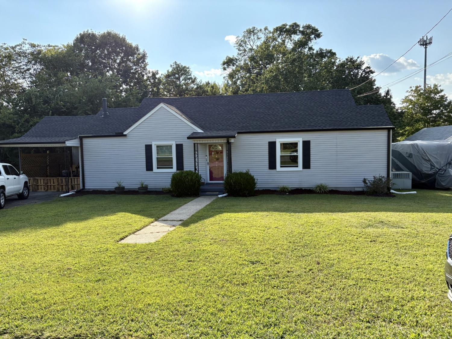 204-S-Hillcrest-Dr For Sale