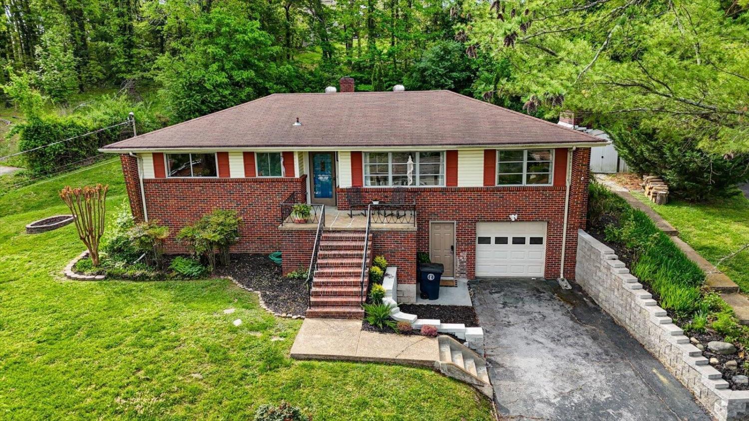1402 John Ross Road TN 37412 For Sale - 