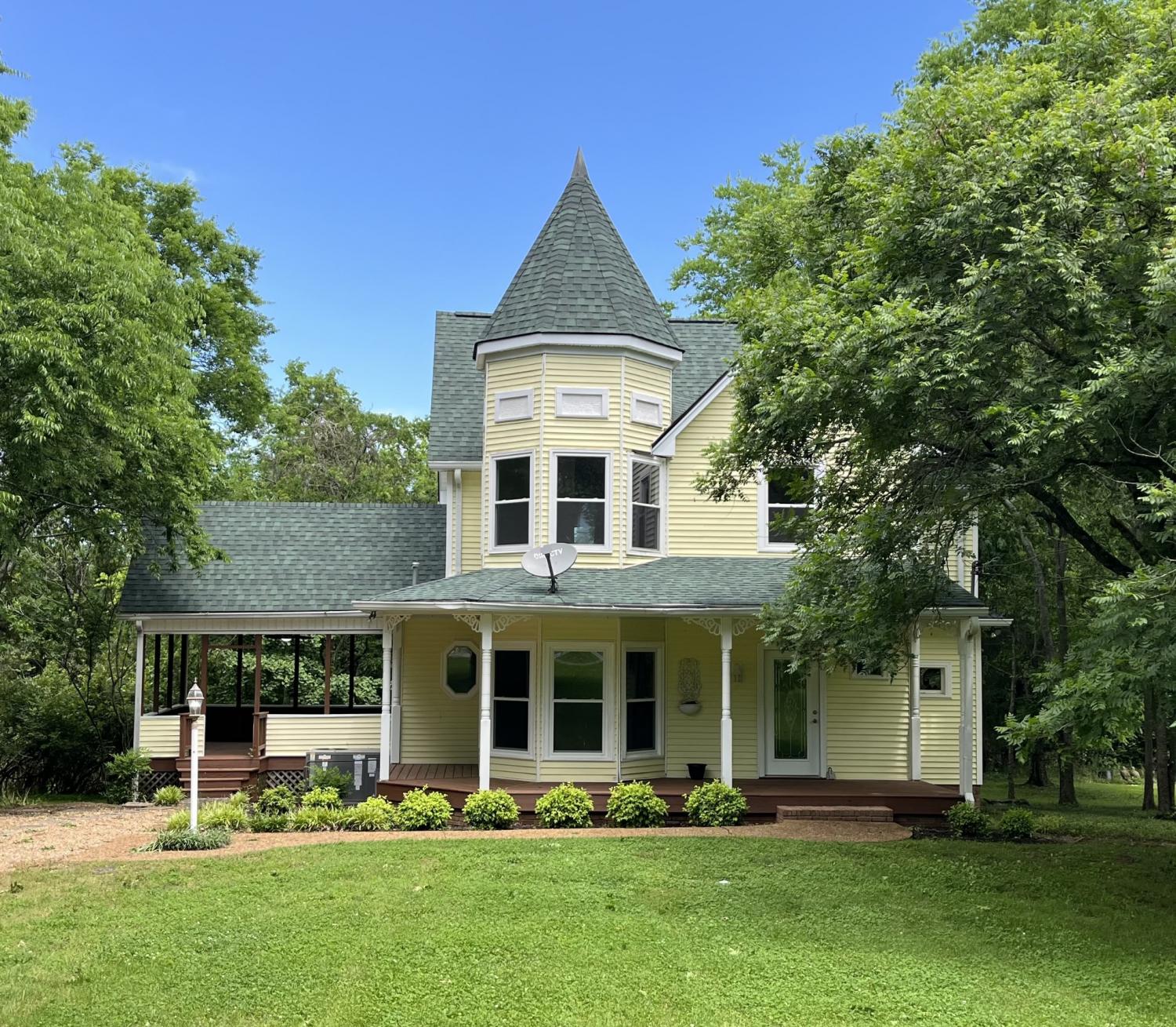 1067-Lakewood-Dr For Sale