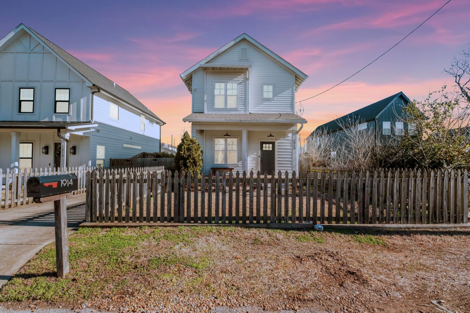 1914-Owen-St For Sale