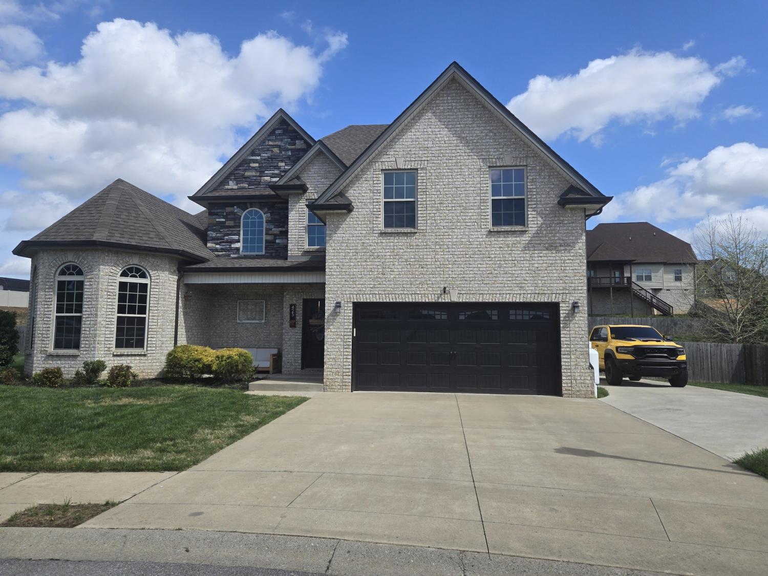 425-Veronica-Ct For Sale