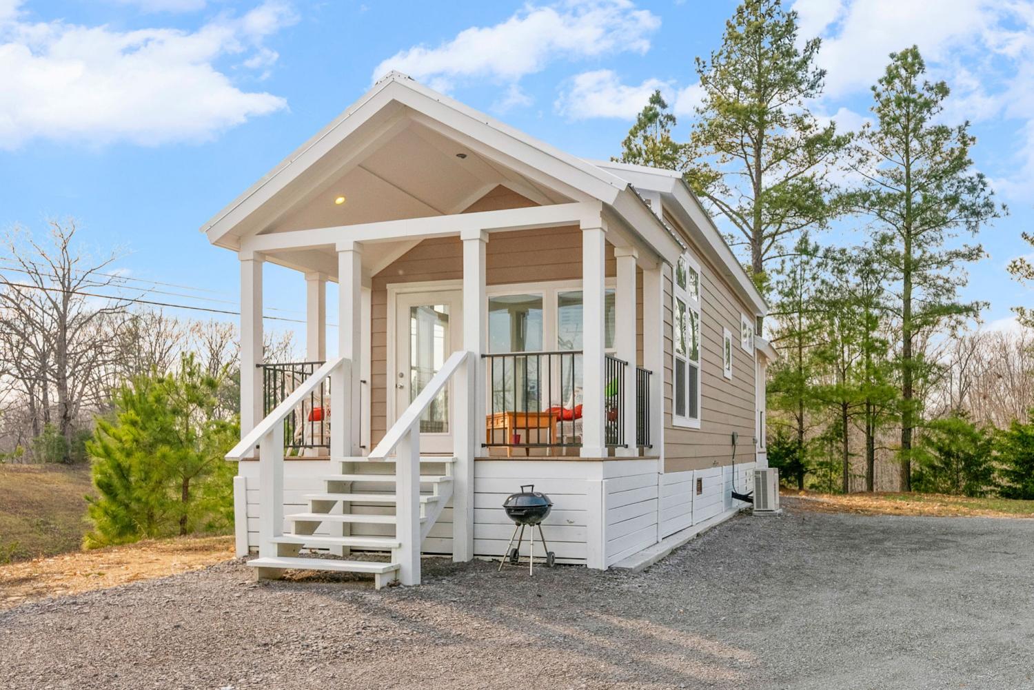 102-Thomas-Rd For Sale