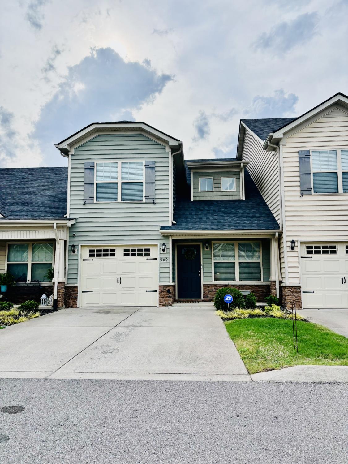 909-Granville-Dr For Sale