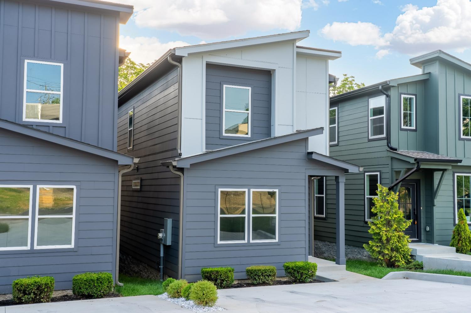 2118B-Burns-St For Sale