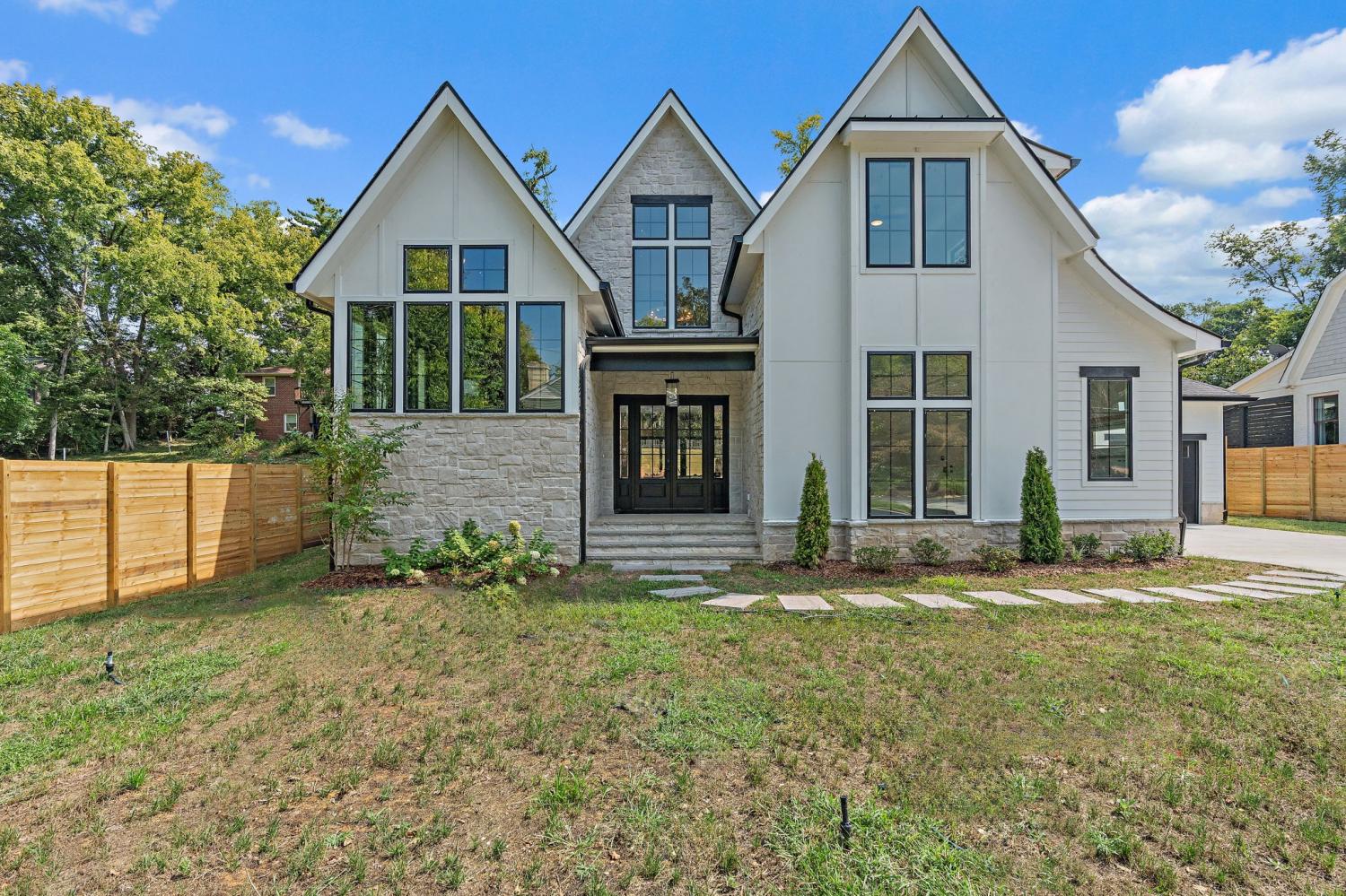 2911-Wellesley-Trace For Sale