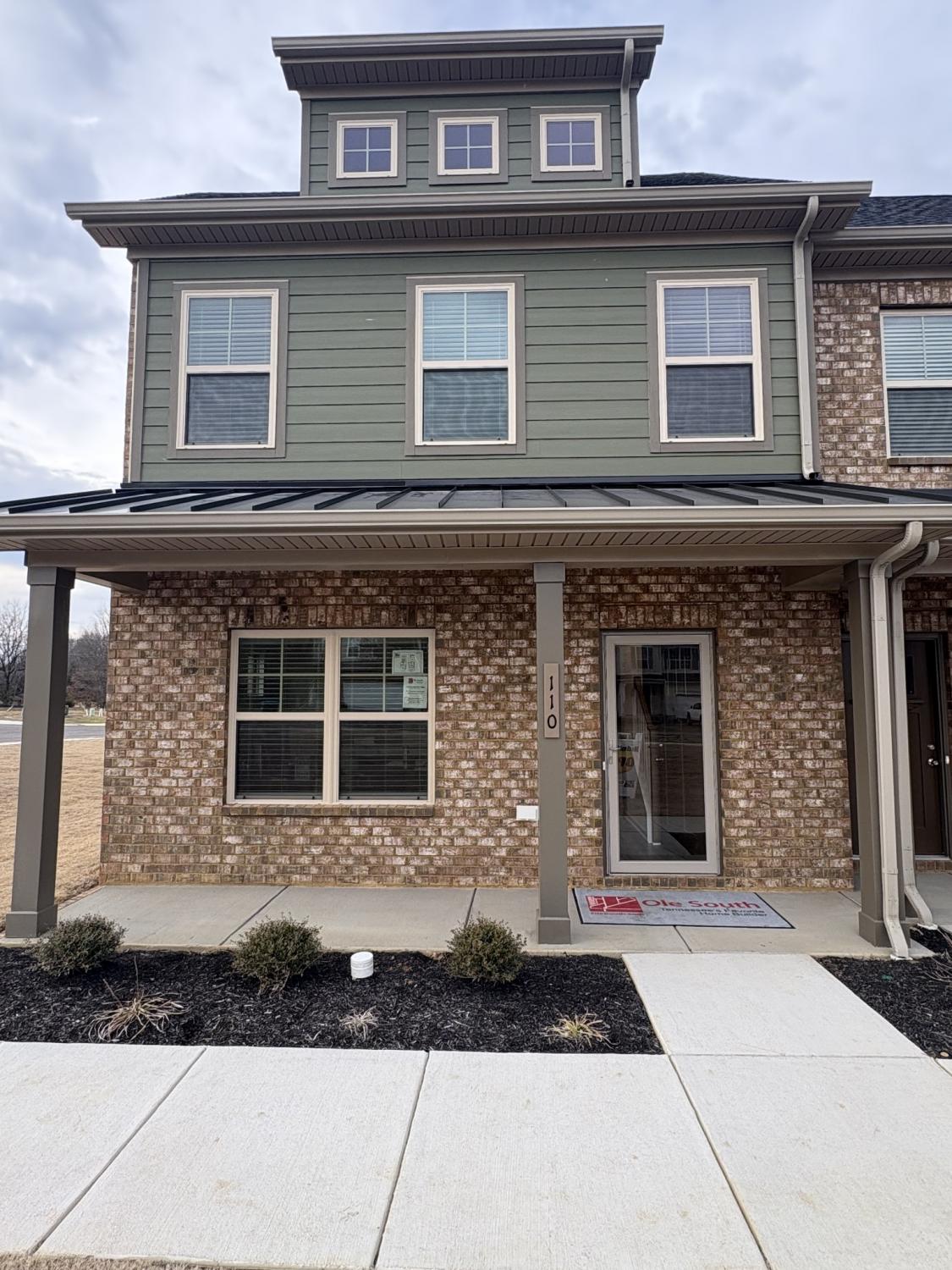 110-Ace-Ave For Sale