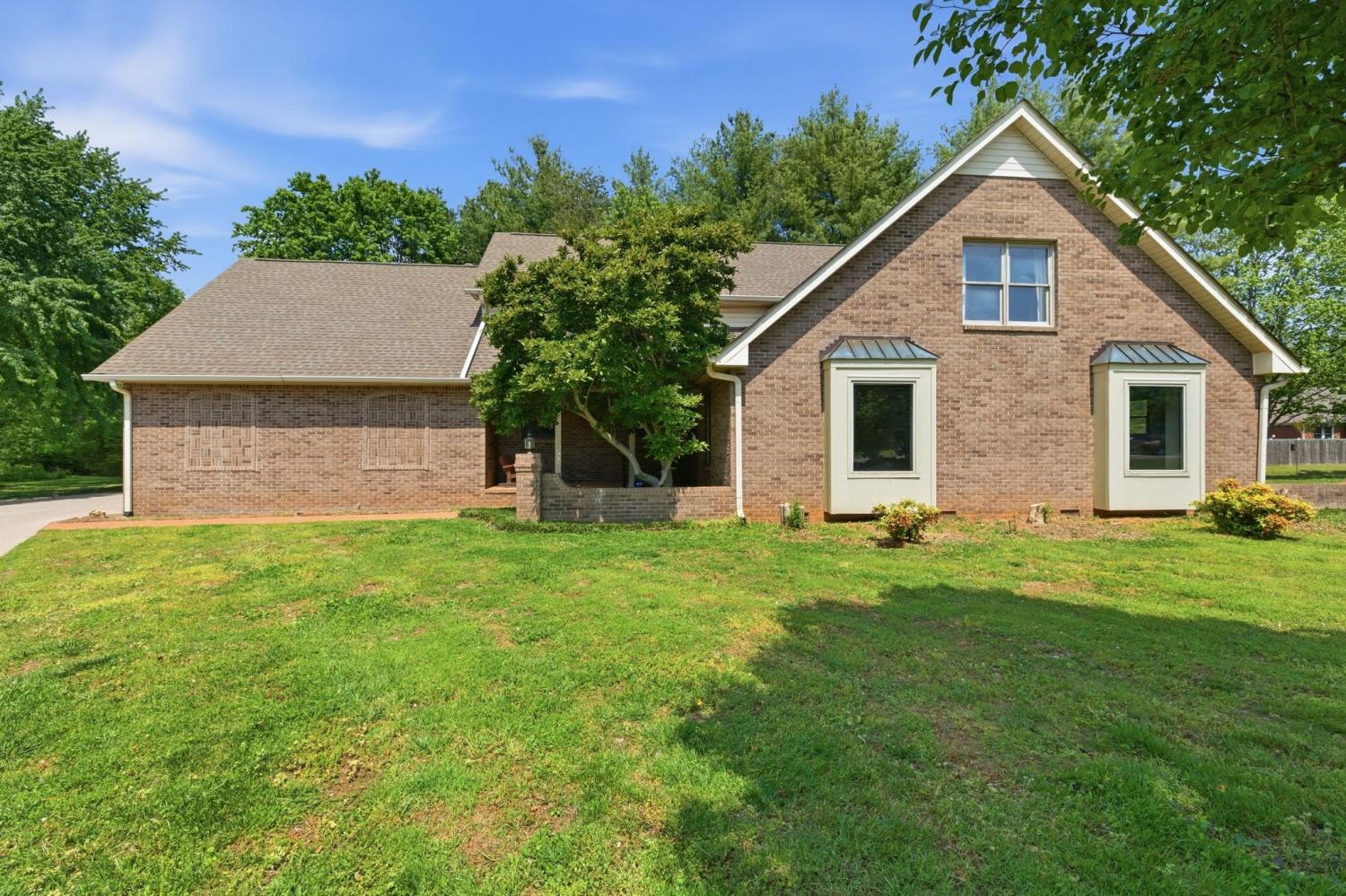 252-Newcastle-Dr For Sale