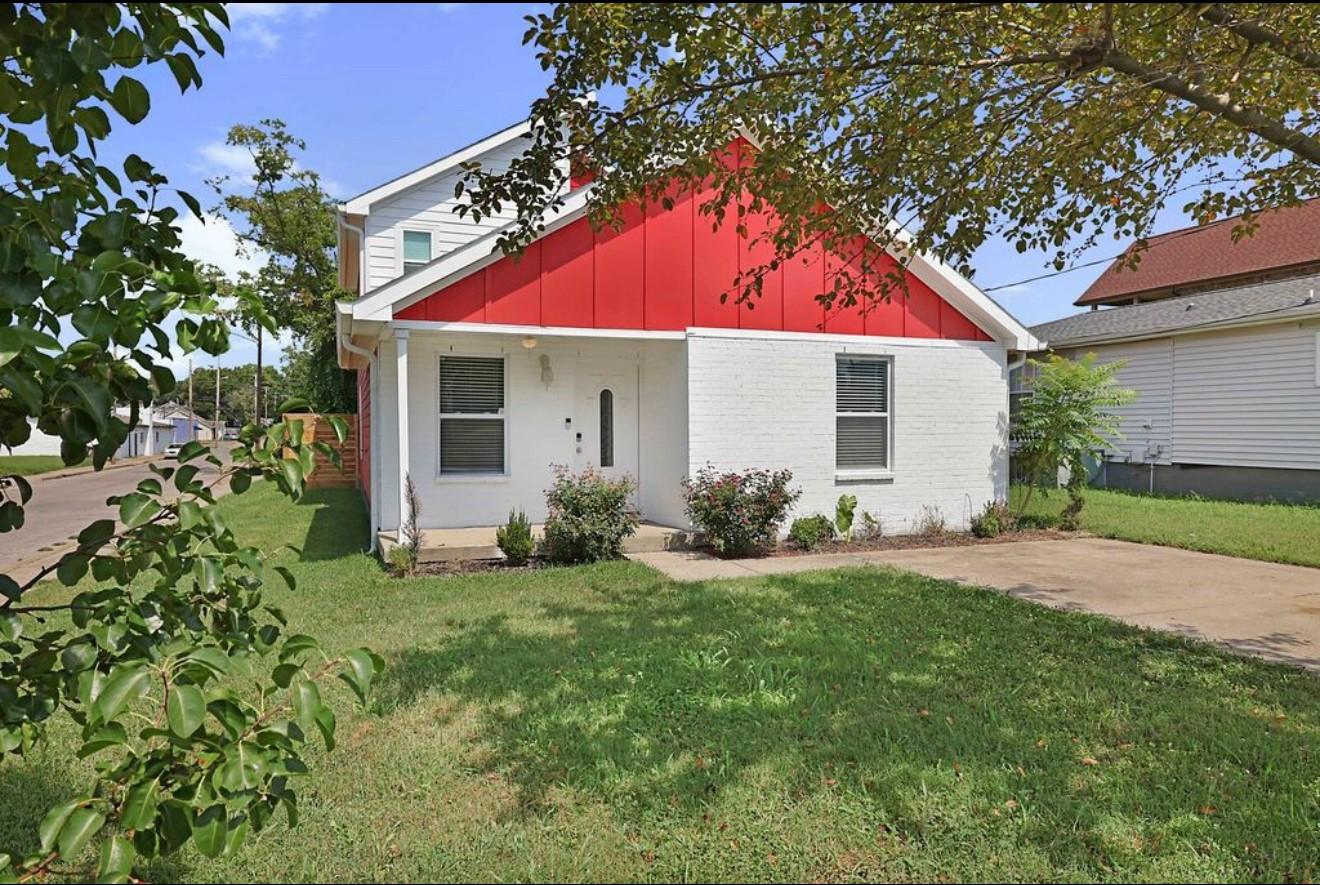 1528-16th-Ave--N For Sale